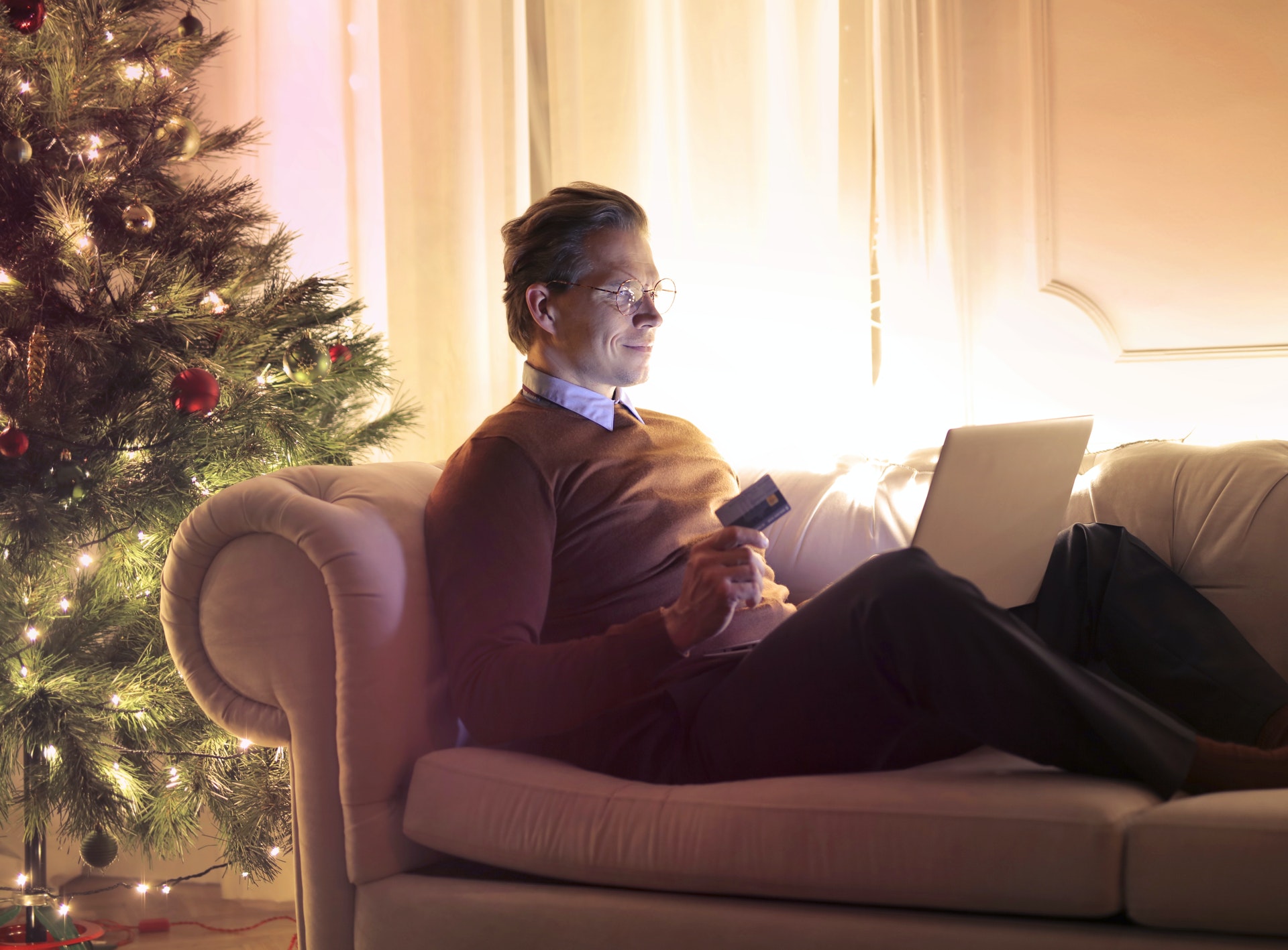 Keep Your Finances In Check This Holiday Season